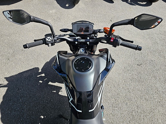 KTM 890 Duke 12 of 15