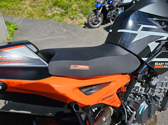 KTM 890 Duke 7 of 15