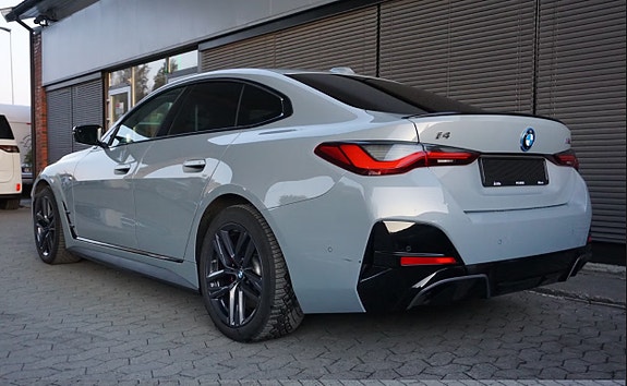 BMW I4-M50 3 of 5