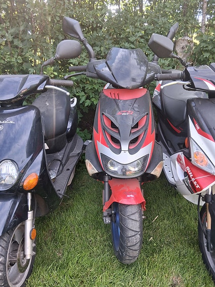 Aprilia 4 of 5