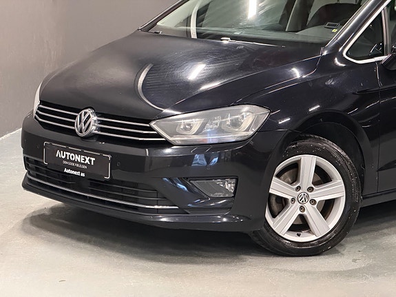 Volkswagen Golf Sportsvan 2 of 5