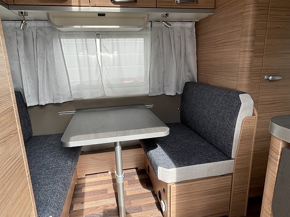Weinsberg Caraone 420 QD // NESTEN NY CAMPINGVOGN (2024/2025) – TEMPO 100 | SOLCELLE | MARKISE 4 of 5