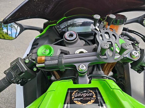 Kawasaki Ninja ZX-10R 8 of 10