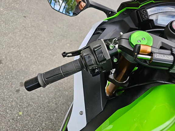 Kawasaki Ninja ZX-10R 7 of 10