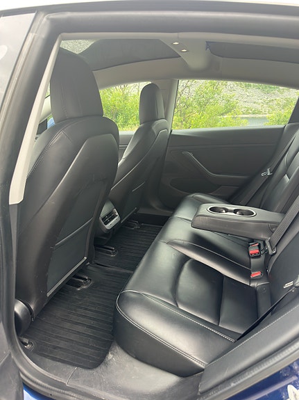 Tesla Model 3 4 of 5