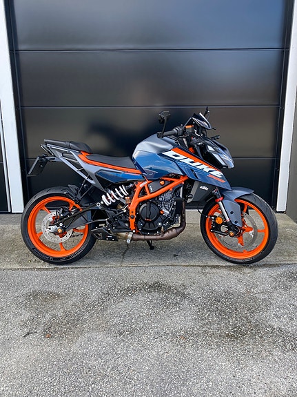 KTM 390 Duke 2 of 5