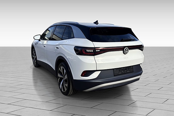 Volkswagen ID.4 3 of 5