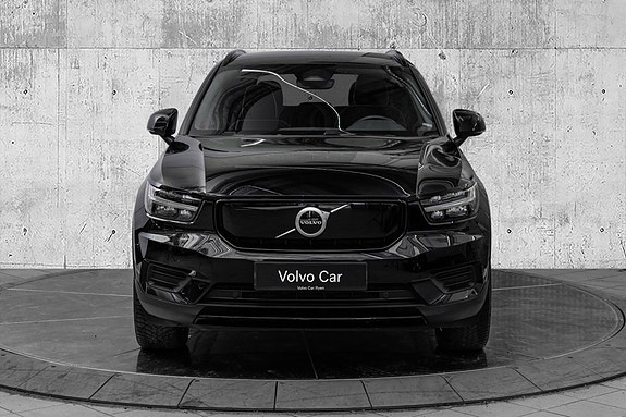 Volvo XC40 3 of 5