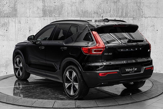 Volvo XC40 4 of 5