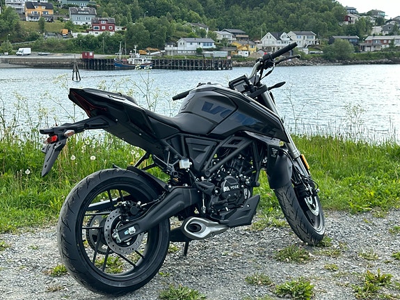 VOGE 125 R 2 of 14