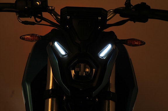 VOGE 125 R 11 of 14
