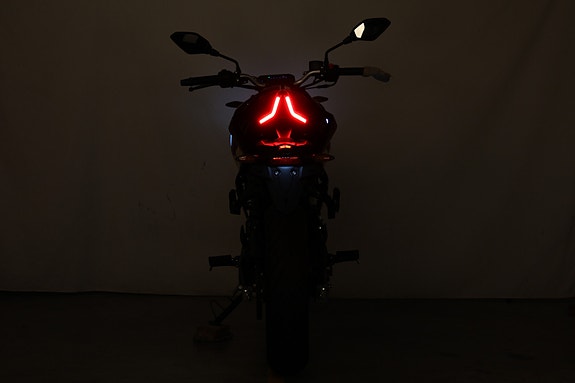 VOGE 125 R 12 of 14