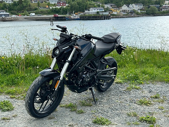 VOGE 125 R 5 of 14