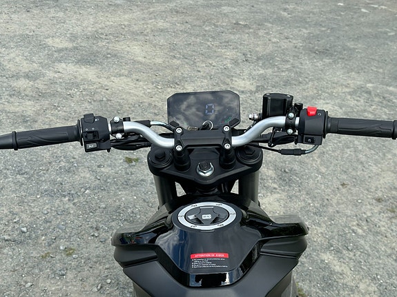 VOGE 125 R 10 of 14