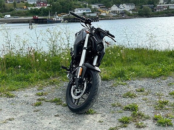 VOGE 125 R 6 of 14