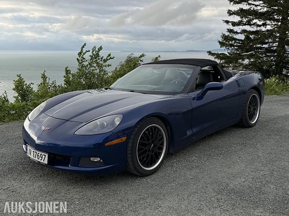 Chevrolet Corvette 3 of 5