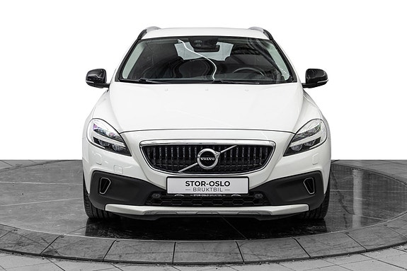 Volvo V40 Cross Country 3 of 5