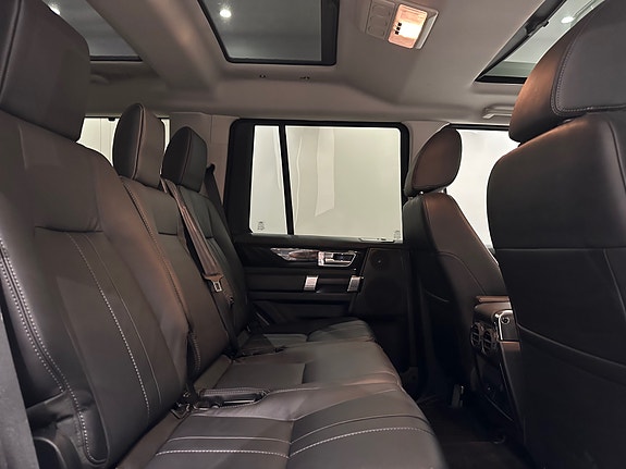 Land Rover Discovery 12 of 30