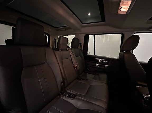 Land Rover Discovery 21 of 30