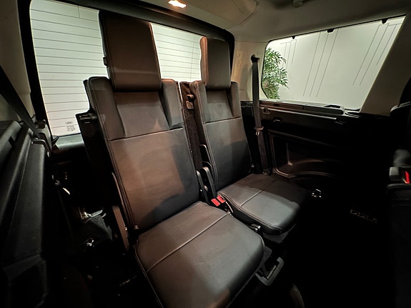 Land Rover Discovery 15 of 30