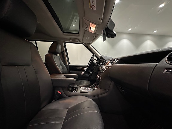 Land Rover Discovery 28 of 30