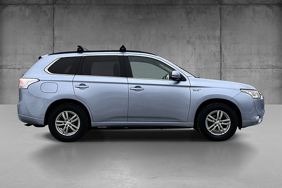 Mitsubishi Outlander 3 of 5