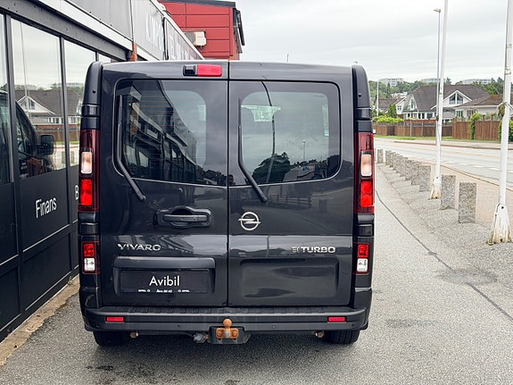 Opel Vivaro 4 of 5