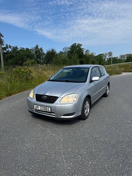 Toyota Corolla 2 of 5