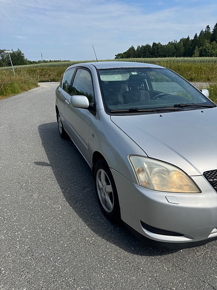 Toyota Corolla 3 of 5