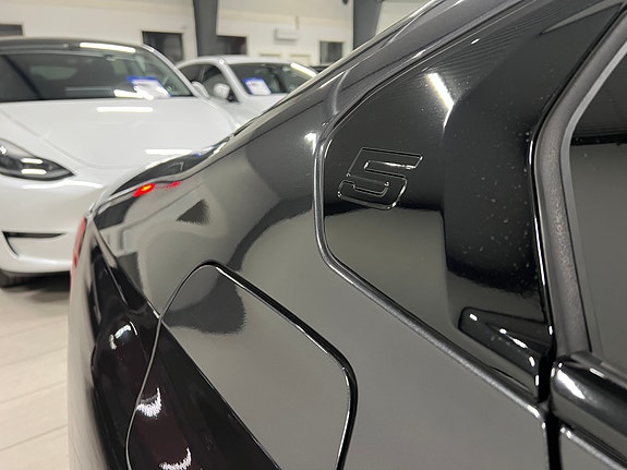 BMW i5 12 of 30