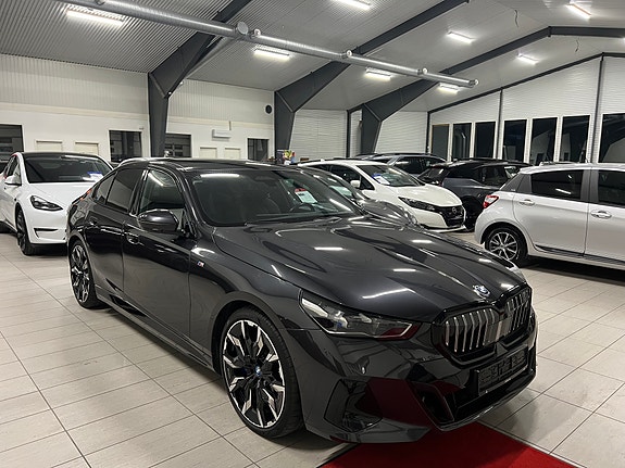 BMW i5 2 of 5