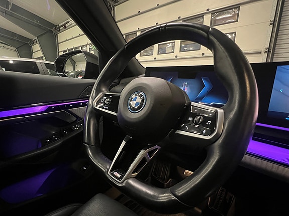 BMW i5 26 of 30