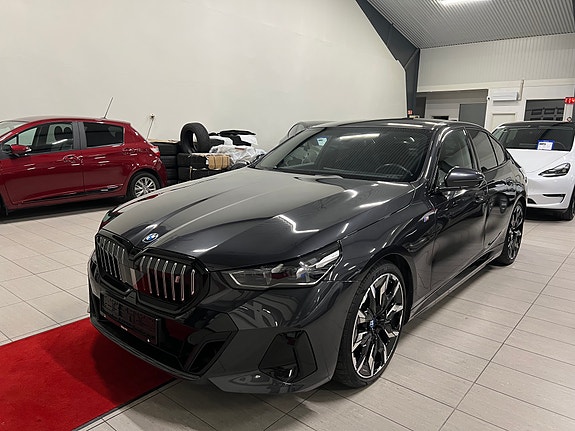 BMW i5 3 of 5