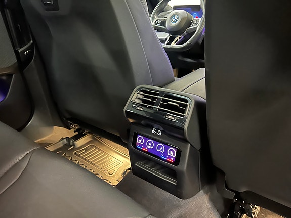 BMW i5 20 of 30