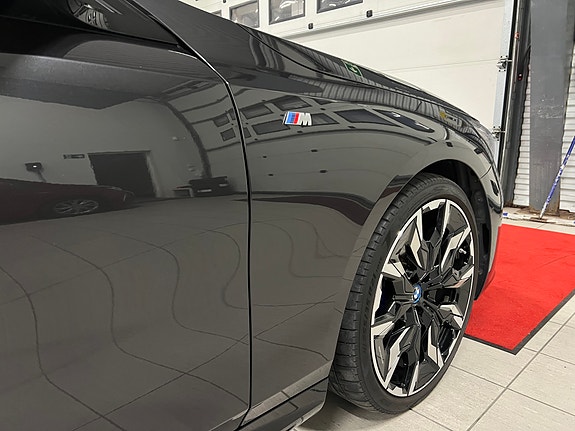 BMW i5 11 of 30