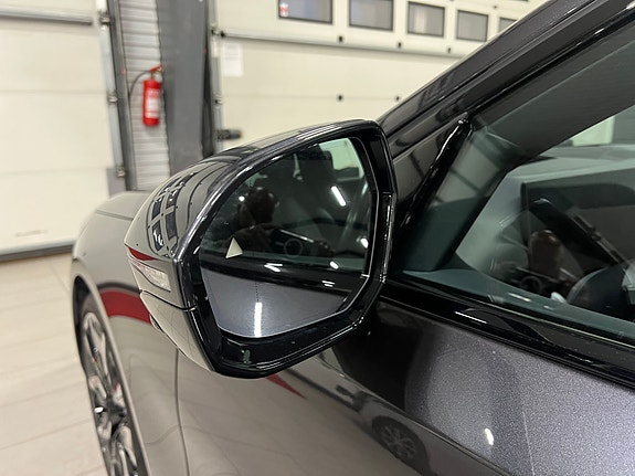 BMW i5 13 of 30