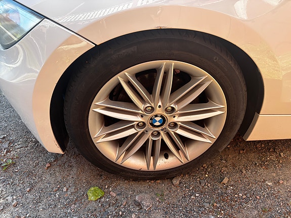 BMW 118d 4 of 5