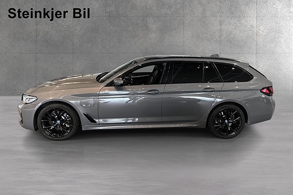 BMW 530e 2 of 5