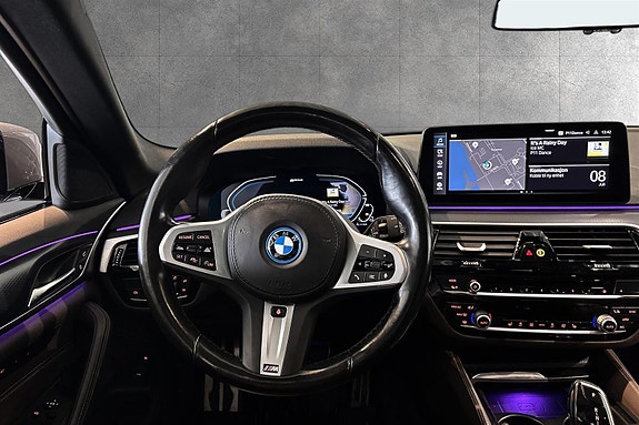 BMW 530e 8 of 15
