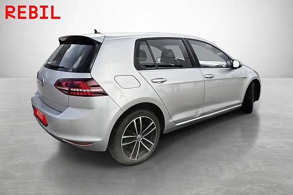 Volkswagen Golf VII 5 of 5