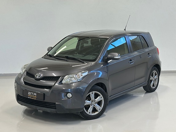Toyota Urban Cruiser 2 of 5