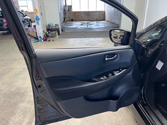 Nissan Leaf 16 of 20
