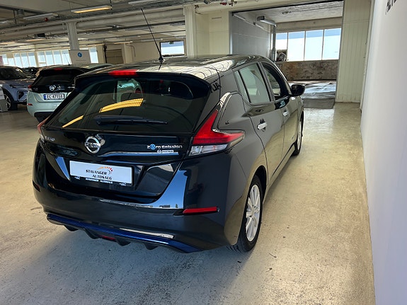 Nissan Leaf 5 of 20