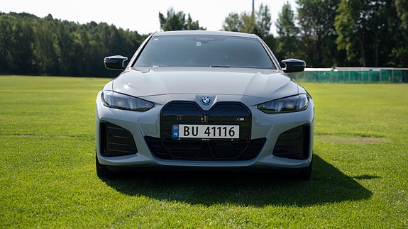BMW i4 4 of 5