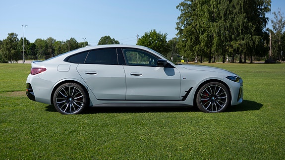 BMW i4 3 of 5