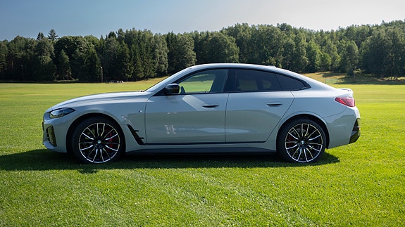 BMW i4 2 of 5
