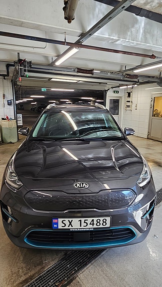 Kia e-Niro 2 of 5