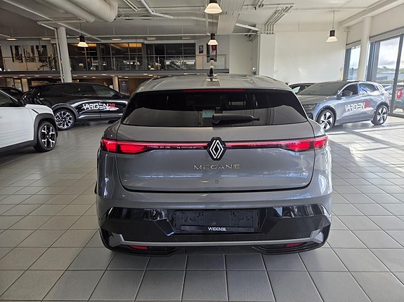 Renault Megane E-Tech 4 of 5