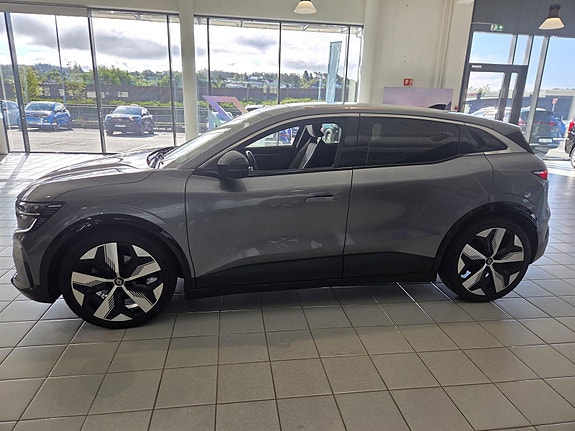Renault Megane E-Tech 2 of 5