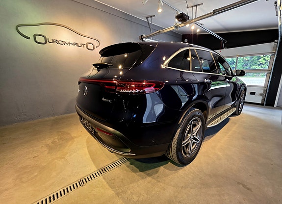 Mercedes-Benz EQC400 4 of 5